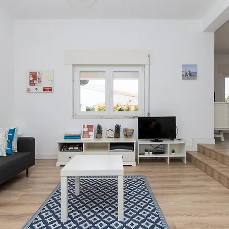 Family - Garden, Bbq And 3 Bedrooms بيت للعطل *