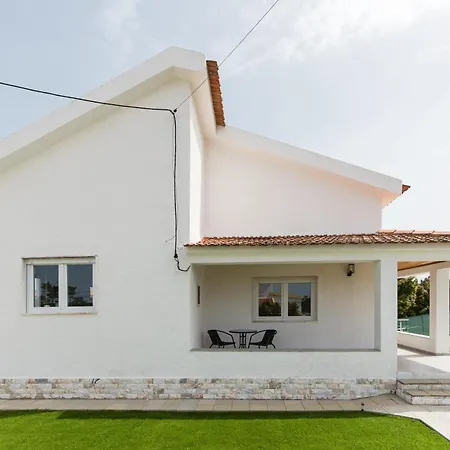Family - Garden, Bbq And 3 Bedrooms Semesterbostad *
